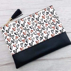 Hearts Afire Clutch Heart Handbag Tassle Zipper Enclosure